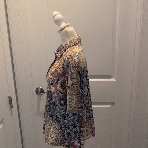 Multicolor Patterned Button-Up Shirt - Picture 2 of 11